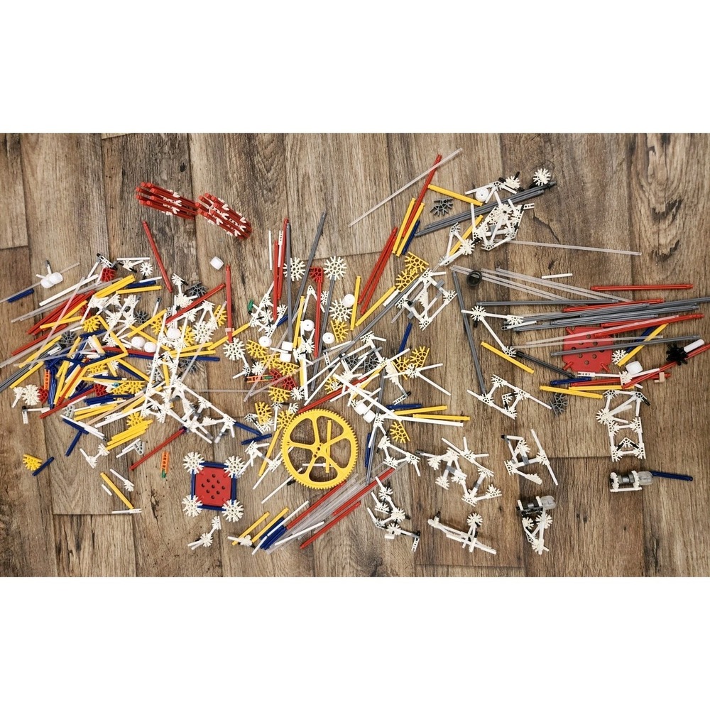 K'nex Building Pieces Large Lot Of Parts Connectors Rods Knex over 800 Vintage